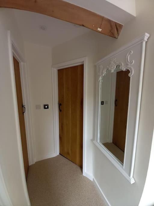 Cosy 2 Bed Cottage Between Snowdonia And The Sea Llandegai Exterior photo